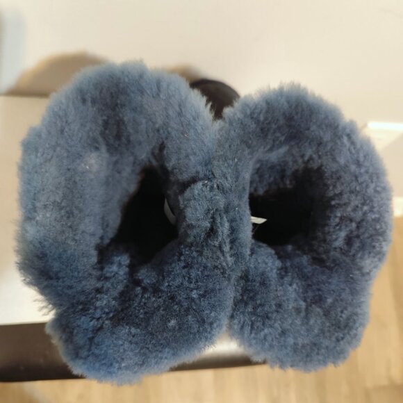 UGG navy bow boots, size 8 - Picture 5 of 7